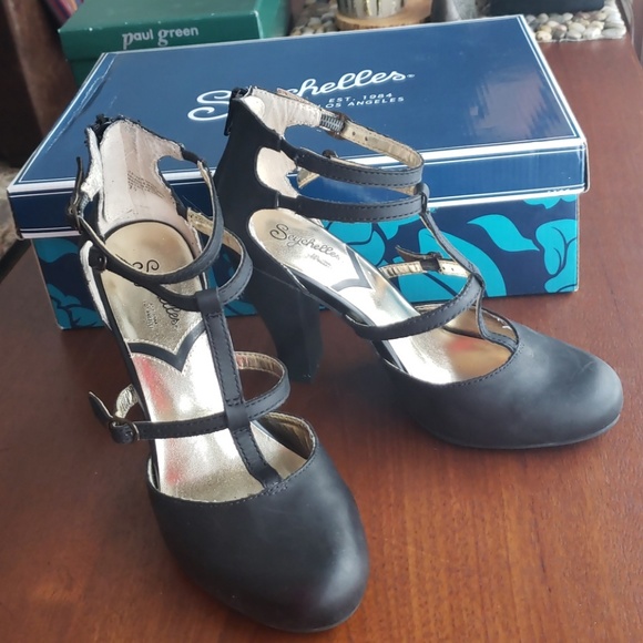 Seychelles Shoes - Seychelles Duty Calls Mary Jane Heels Black Leather Heels Size 7.5- EUC